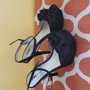 Fioni black satin heels size 6